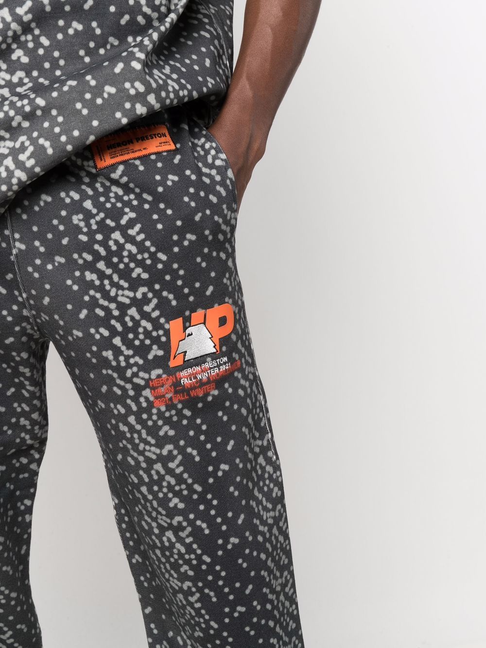 фото Heron preston спортивные брюки с абстрактным принтом