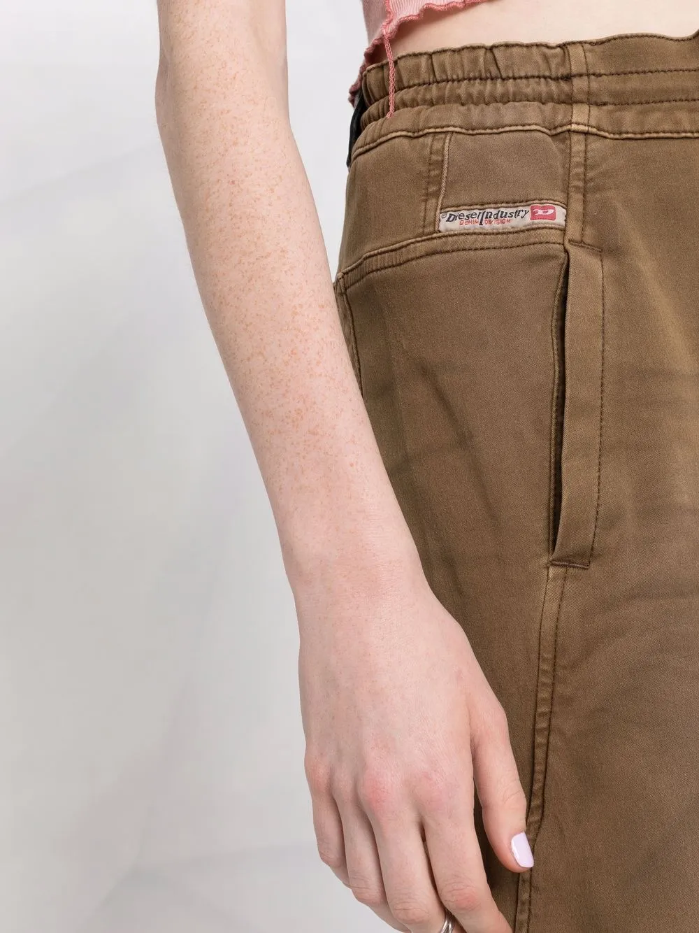  Diesel Jeans Mit Logo Patch   Nude 