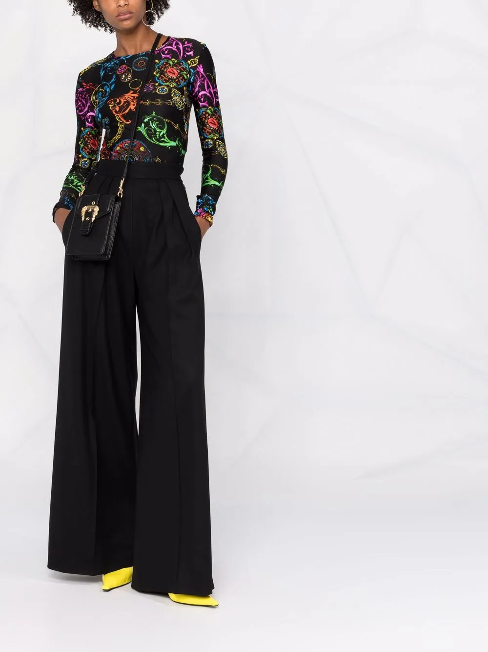 фото Versace jeans couture мини-сумка с пряжкой