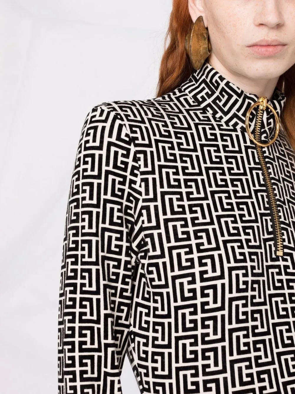 фото Balmain топ с высоким воротником и монограммой