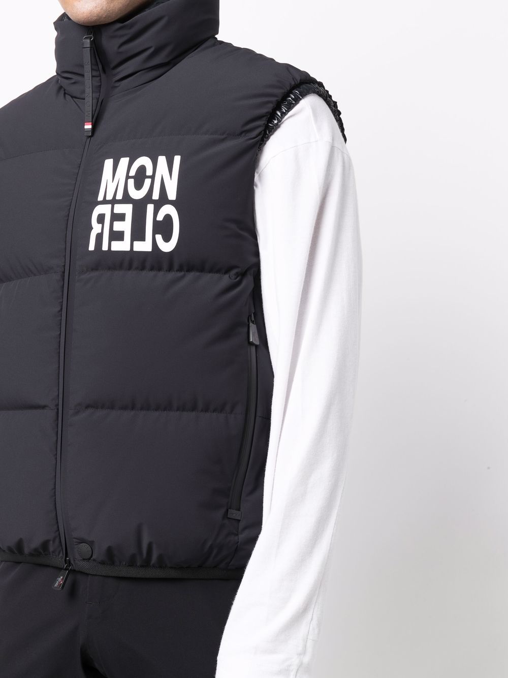 фото Moncler дутый жилет nantaux