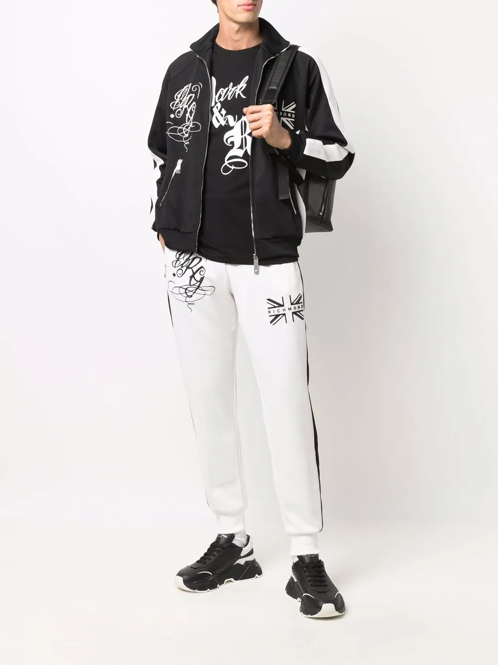 фото John richmond футболка с надписью