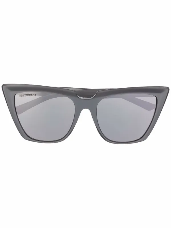 gray tinted sunglasses