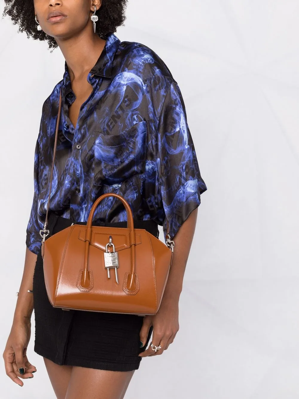 фото Givenchy сумка-тоут antigona lock размера мини