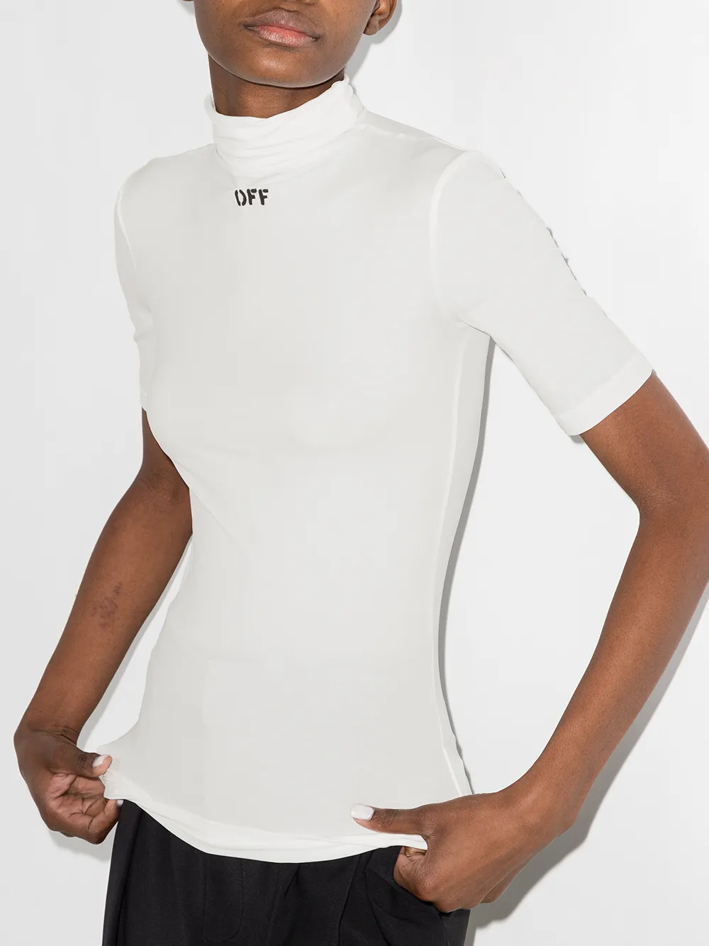 фото Off-white футболка с высоким воротником и логотипом