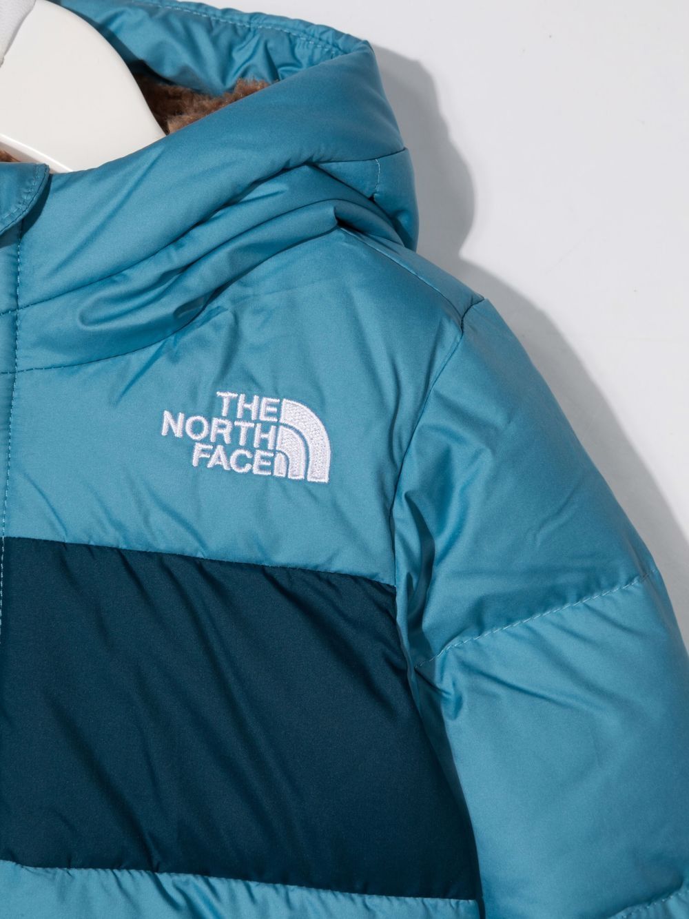 фото The north face kids пуховик с логотипом