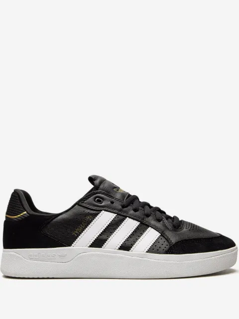 adidas tenis bajos Tyshawn