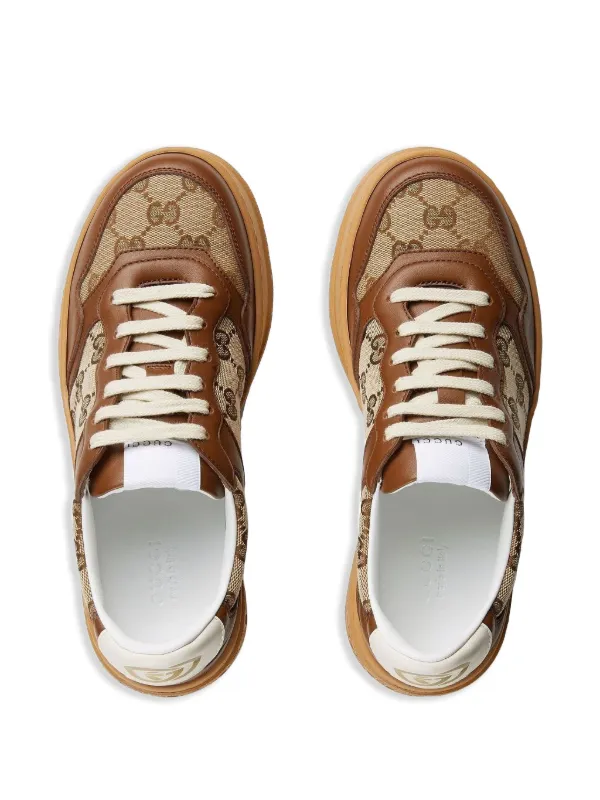 Gucci グッチ GGエンボス ローカット スニーカー - FARFETCH