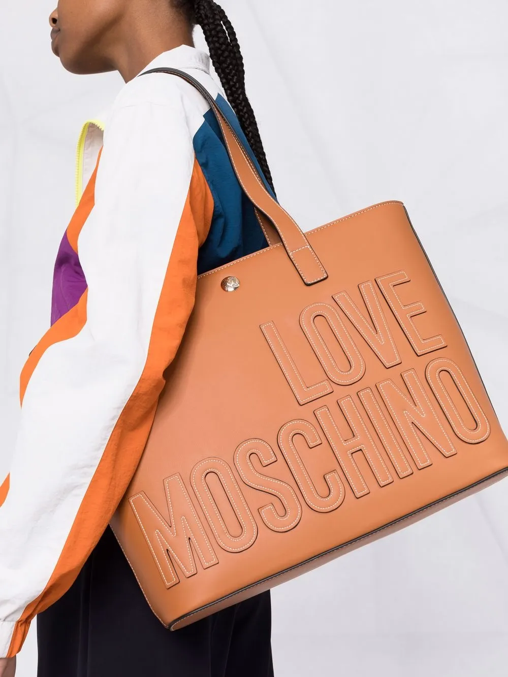 фото Love moschino сумка-тоут из искусственной кожи с нашивкой-логотипом