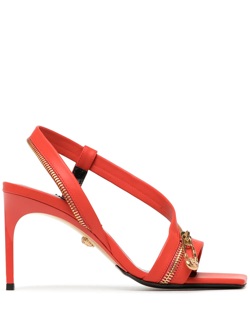 

Versace sandalias con detalle de imperdible - Rojo