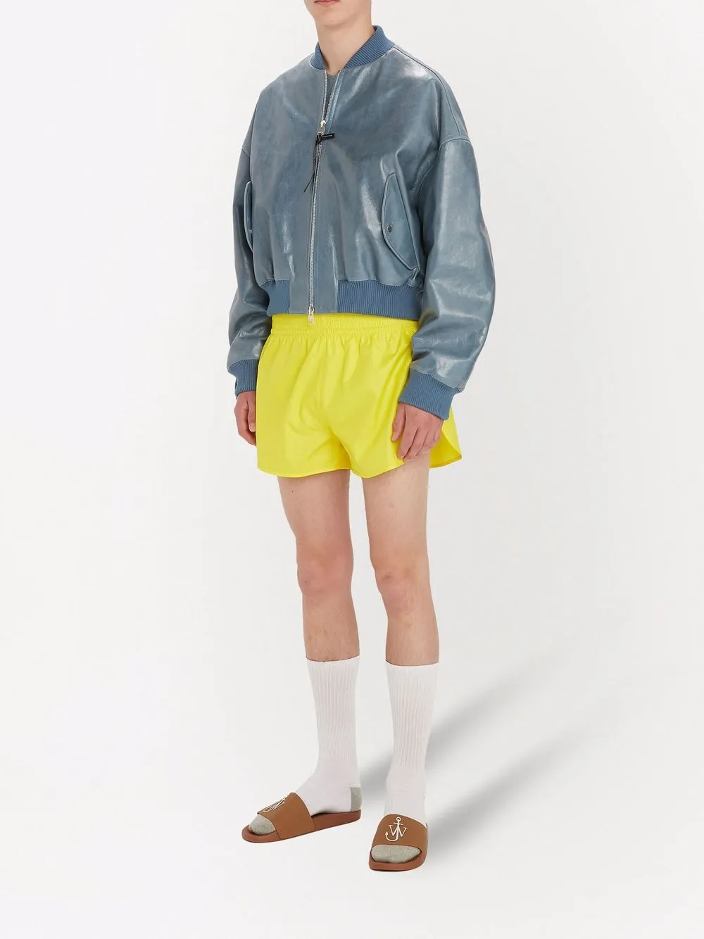 фото Jw anderson бомбер с приспущенными плечами