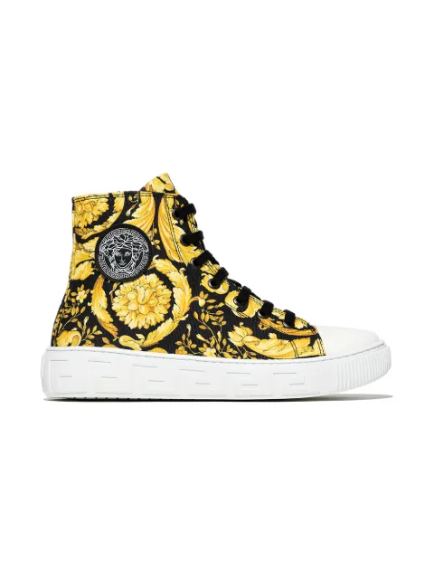 Young Versace سنيكر برقبة وطبعة 'باروك'