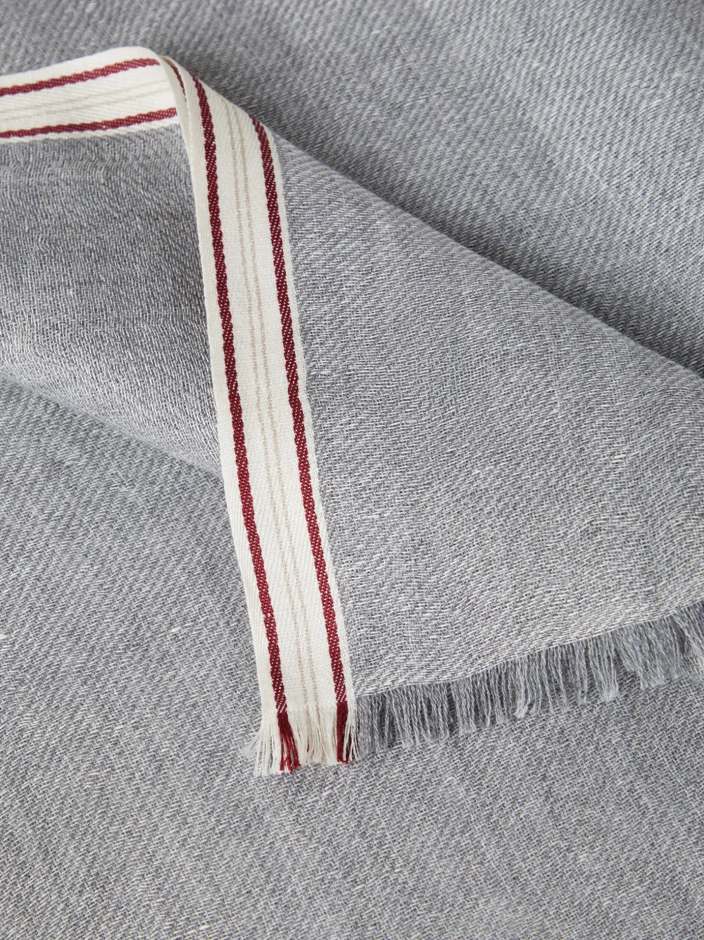 Brunello Cucinelli Solid Border Scarf In Grau