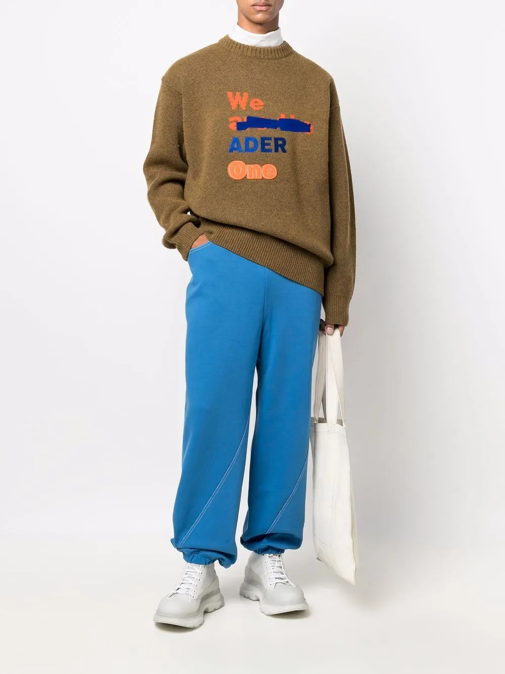 logo-embroidered knitted jumper