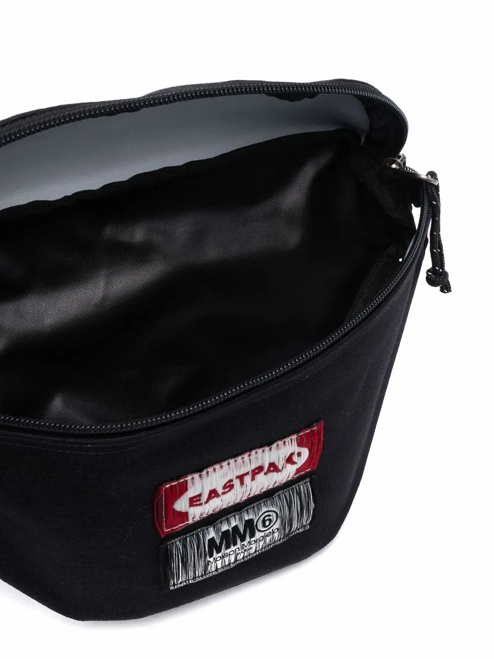 фото Mm6 maison margiela поясная сумка из коллаборации с eastpak