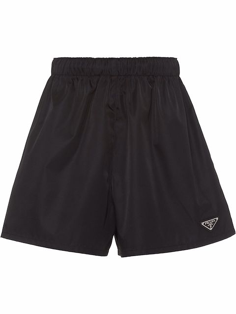 Prada Shorts mit Logo-Schild