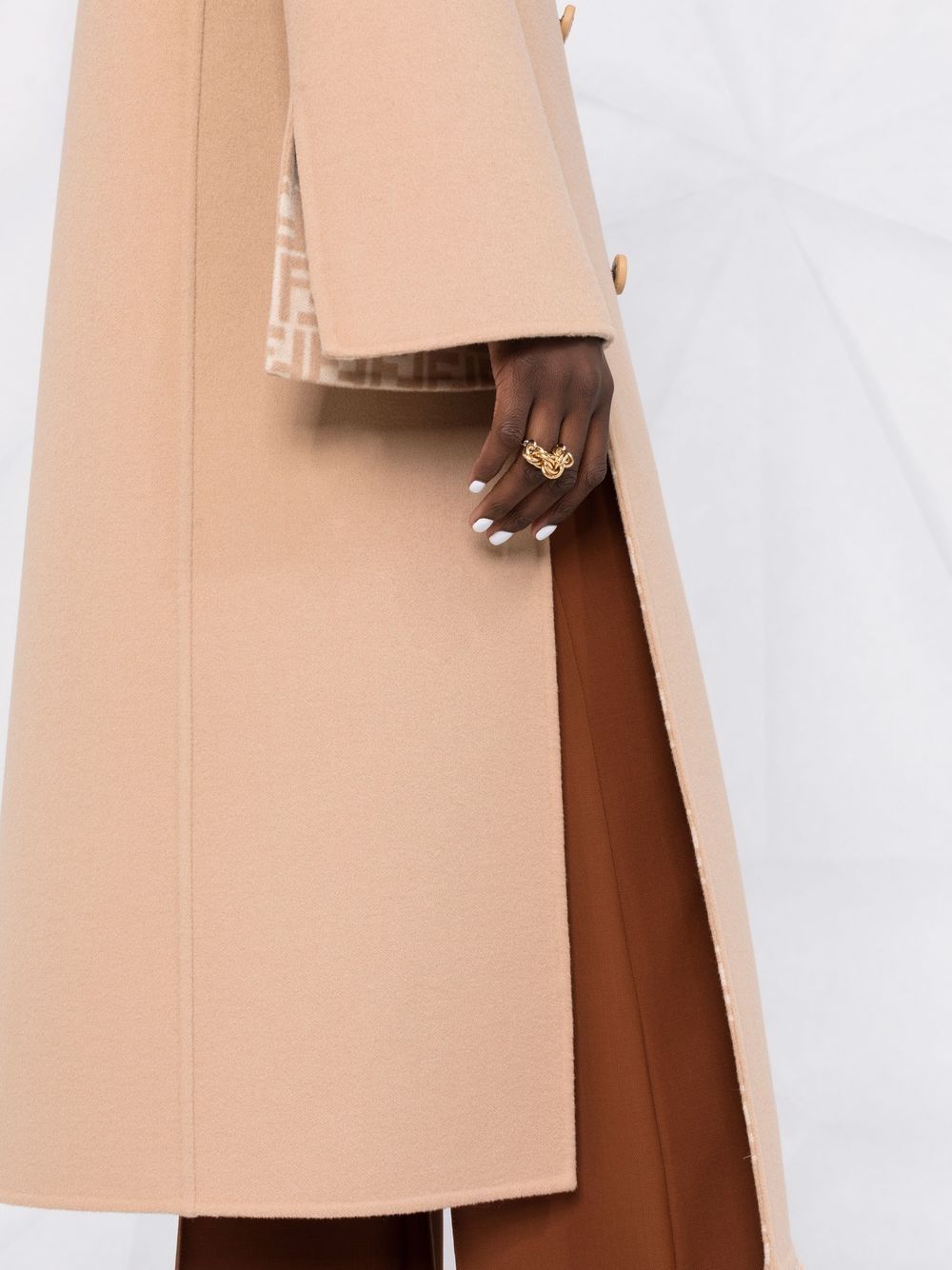фото Fendi двубортное пальто с бахромой