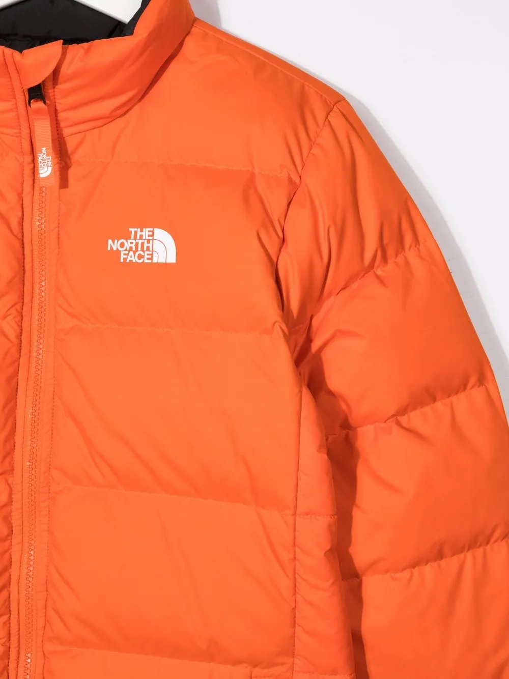 фото The north face kids пуховик с логотипом