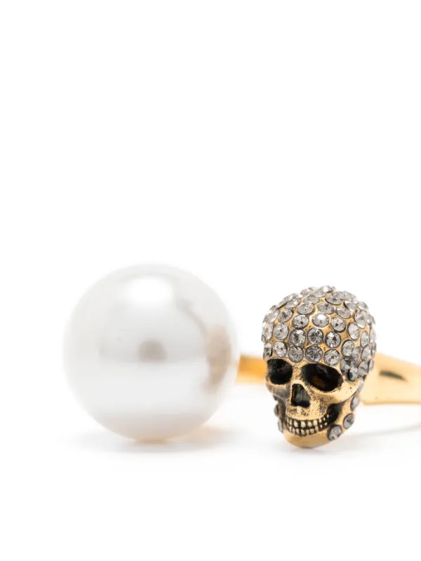 Alexander McQueen pearl-embellished Skull Ring | Gold | FARFETCH