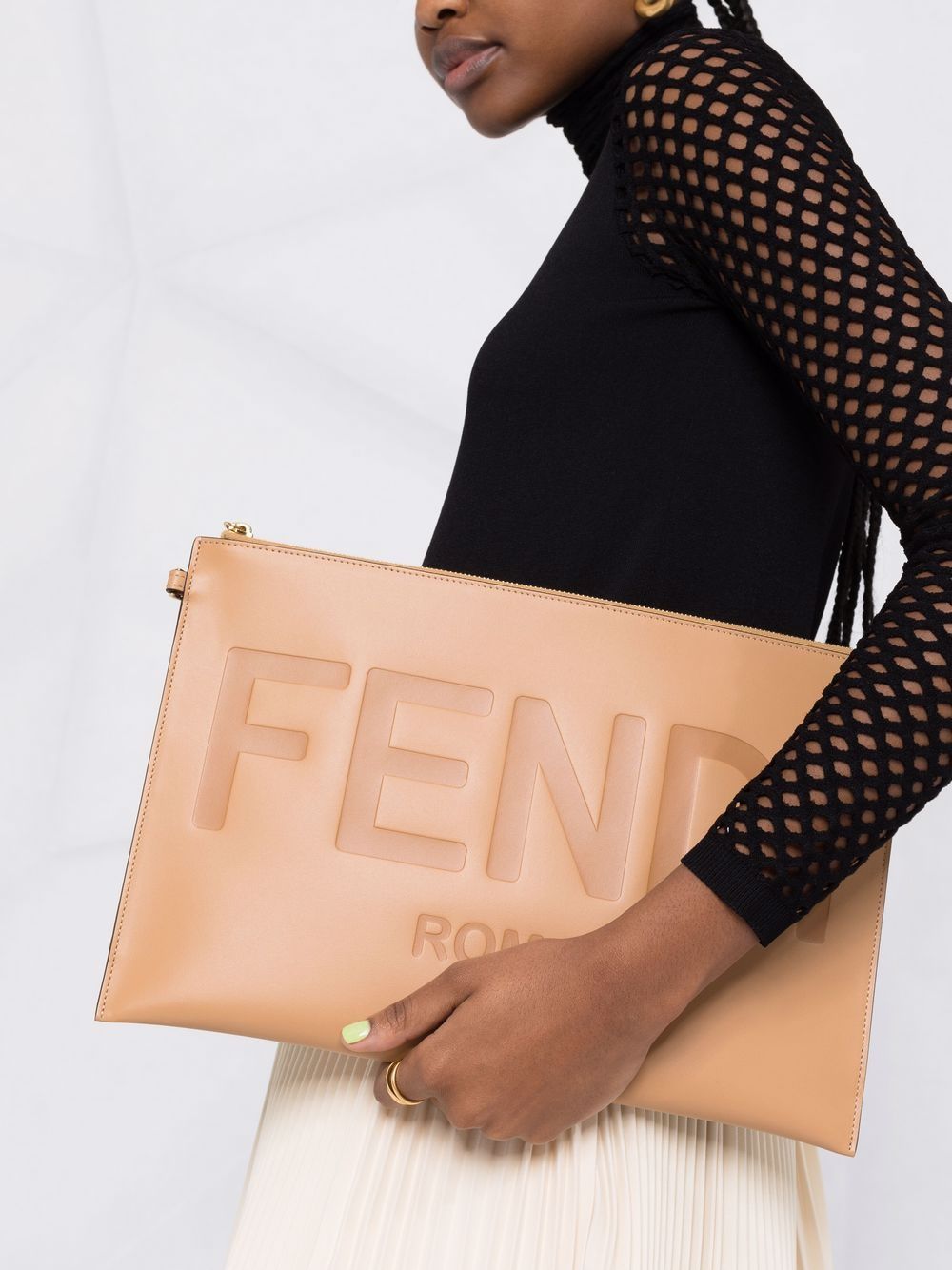 фото Fendi клатч с логотипом