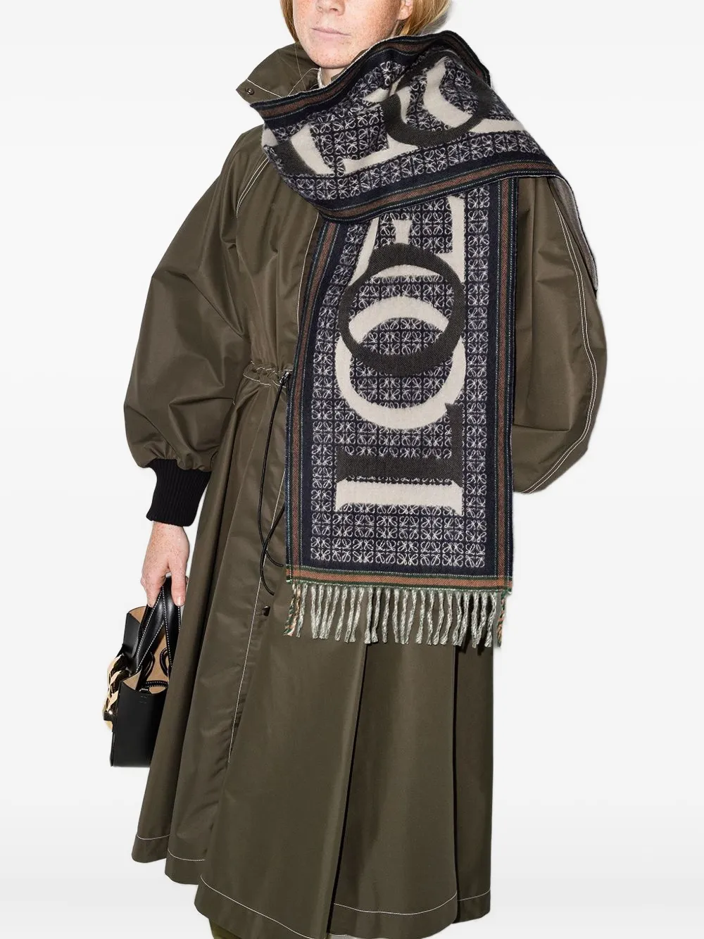 LOEWE Love スカーフ | ブルー | FARFETCH JP LOEWE Love スカーフ | ブルー | FARFETCH JP