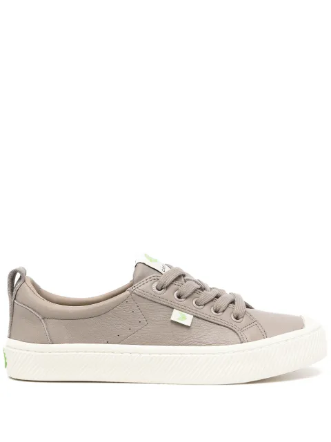 Cariuma tenis OCA
