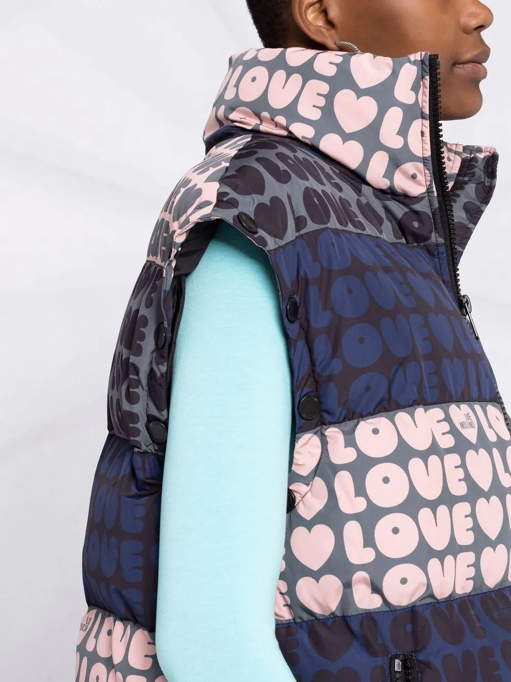 фото Love moschino пуховик allover love