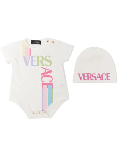 Young Versace طقم بودي سوت بطبعة شعار الماركة بألوان قوس قزح