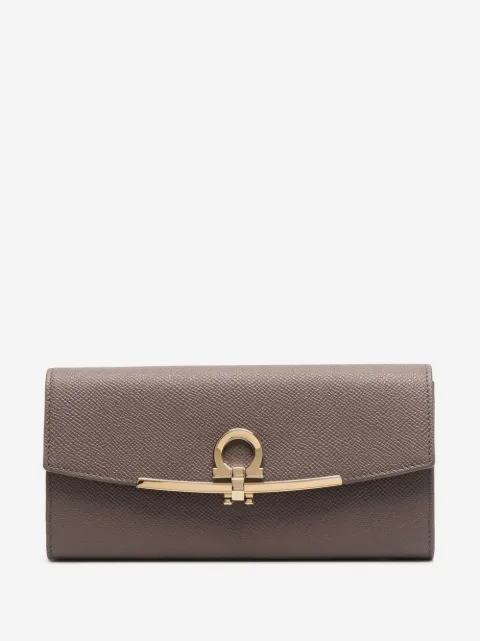 Ferragamo Gancini grained leather wallet