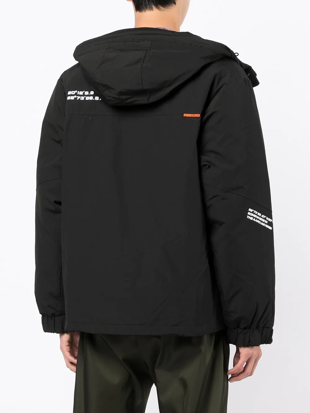 фото Aape by *a bathing ape® пуховик с капюшоном и логотипом