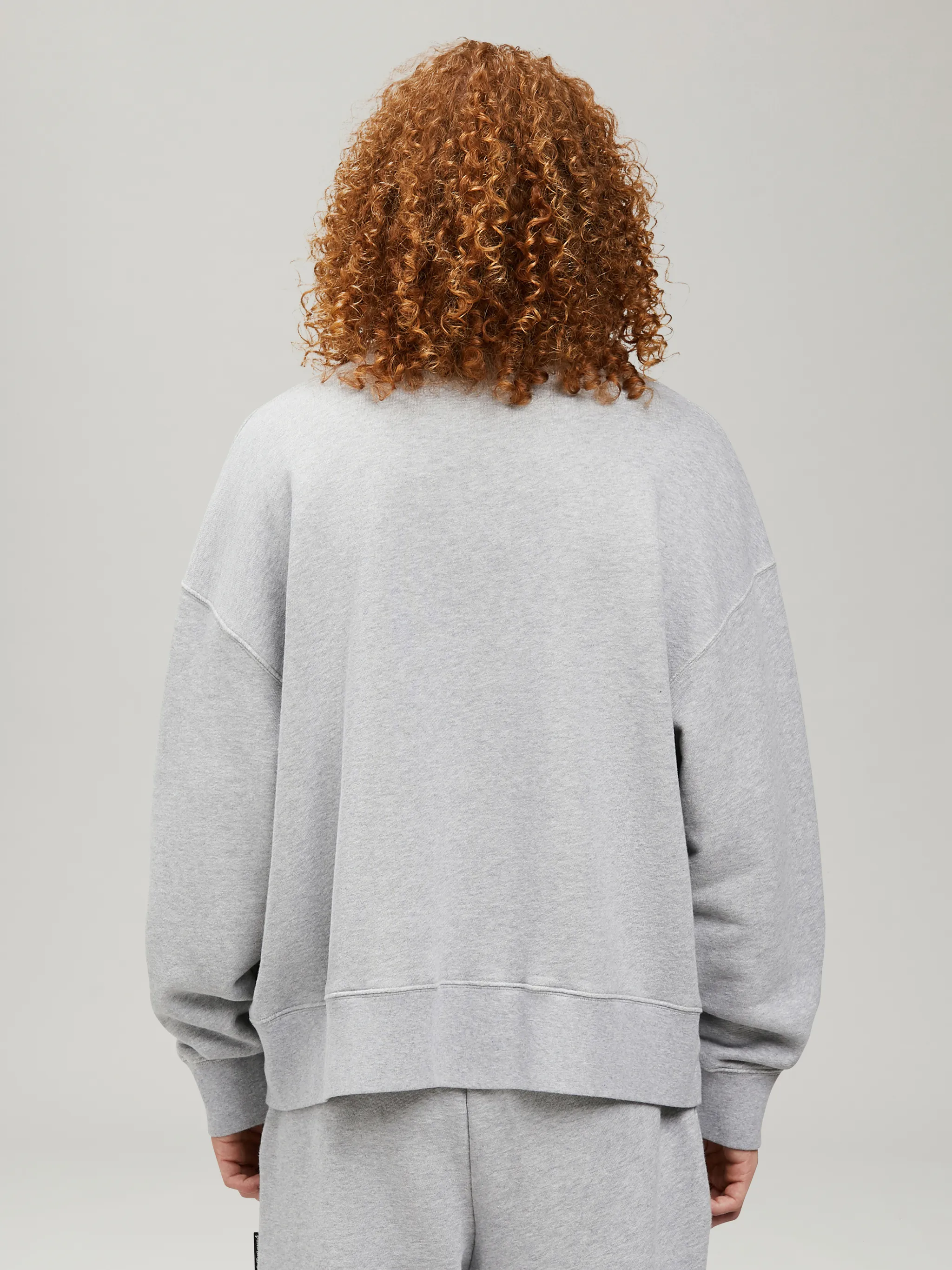 CURVED LOGO SWEATSHIRT