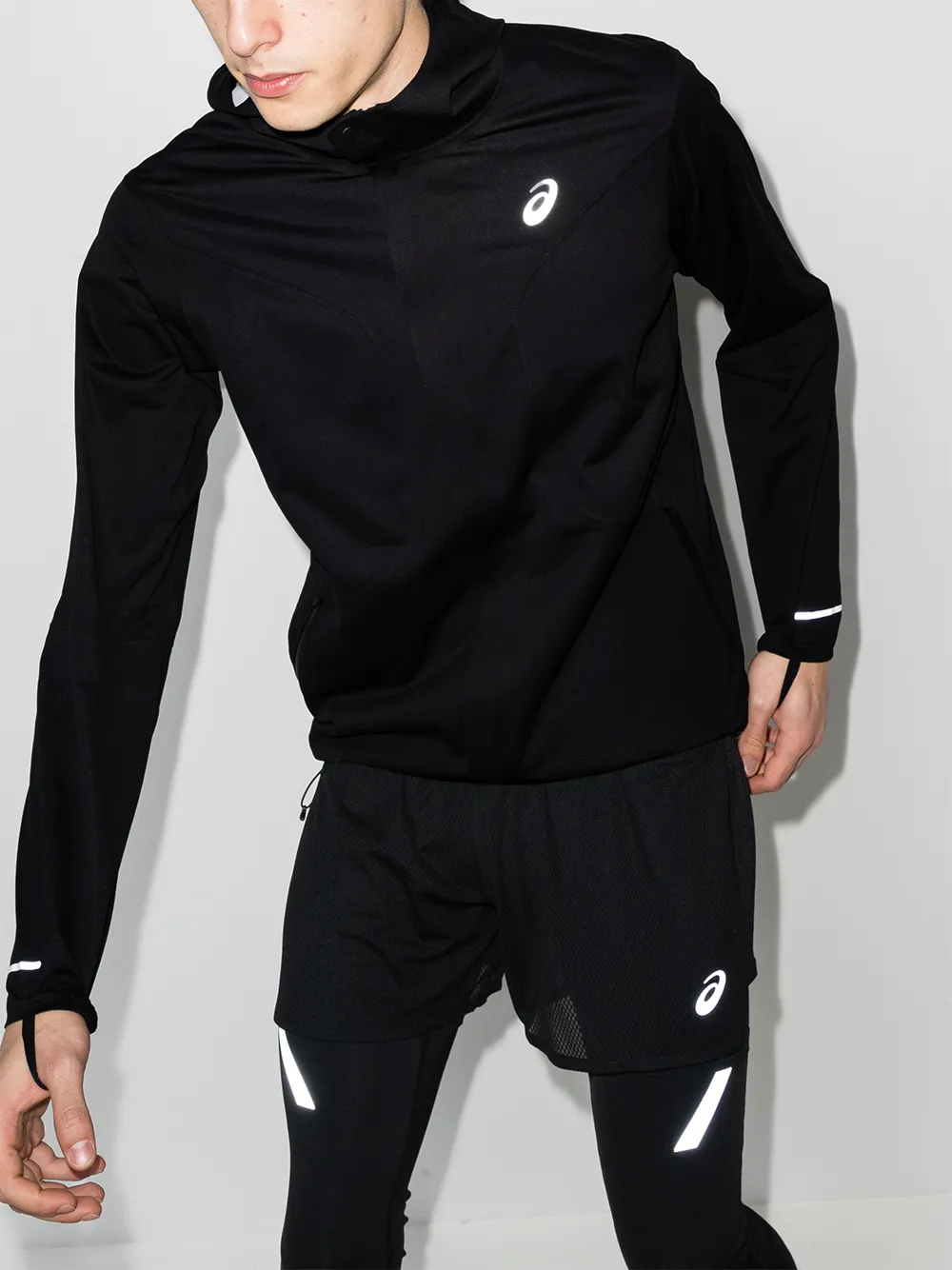 фото Asics легкая куртка accelerate с капюшоном