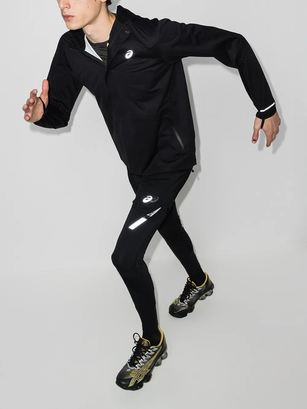 фото Asics легкая куртка accelerate с капюшоном