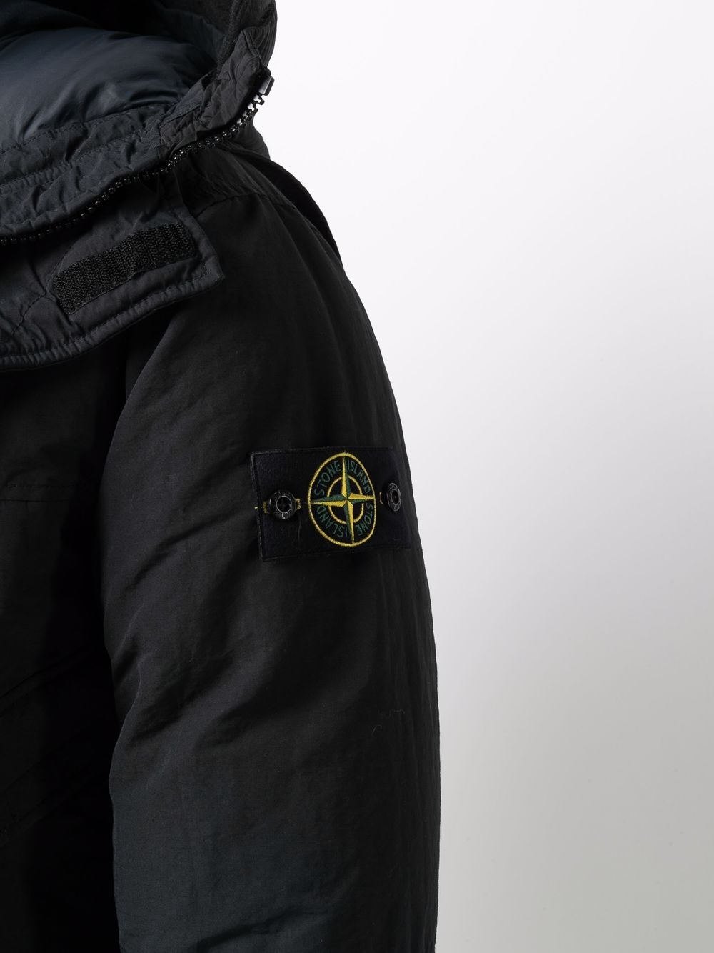 фото Stone island пуховик с капюшоном и нашивкой compass