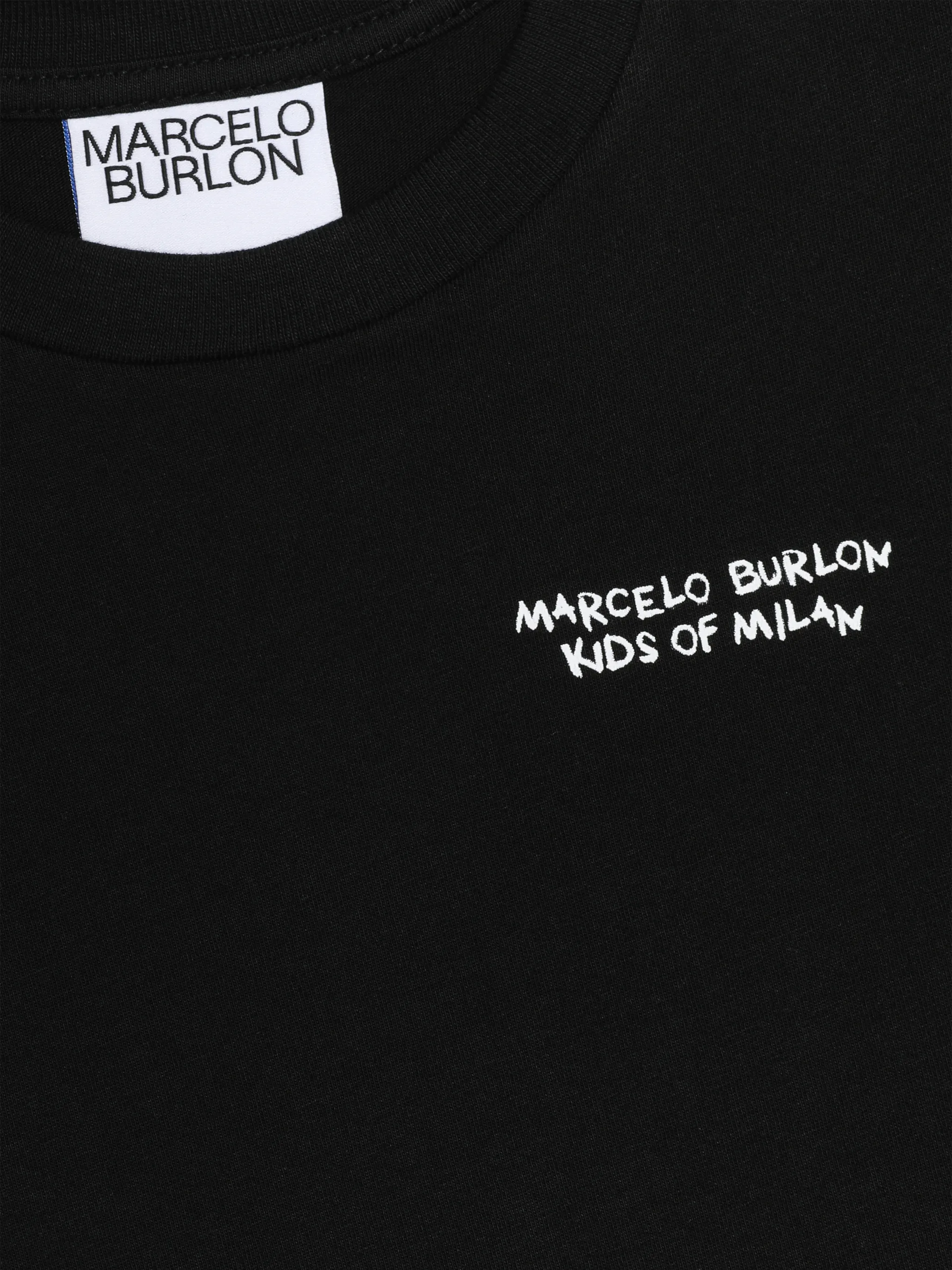 Black cotton chest logo-print T-shirt from Marcelo Burlon Kids featuring logo print at the chest, graphic print to the rear, round neck and short sleeves.