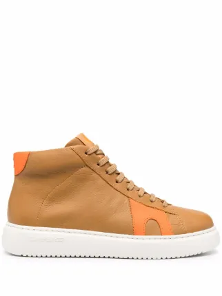 Camper