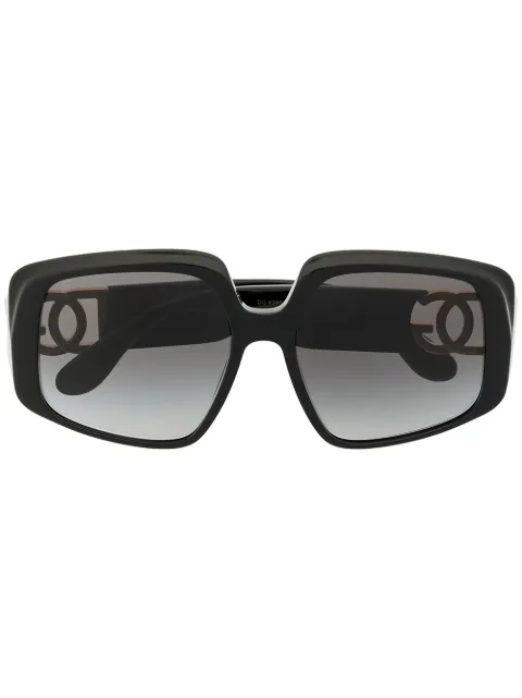 Dolce & Gabbana Eyewear oversized logo-plaque sunglasses