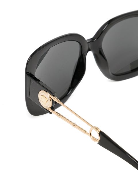 Shop Versace Eyewear Medusa Plaque Sunglasses With Express Delivery Farfetch