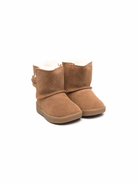 UGG Kids بوت كاحل شمواه