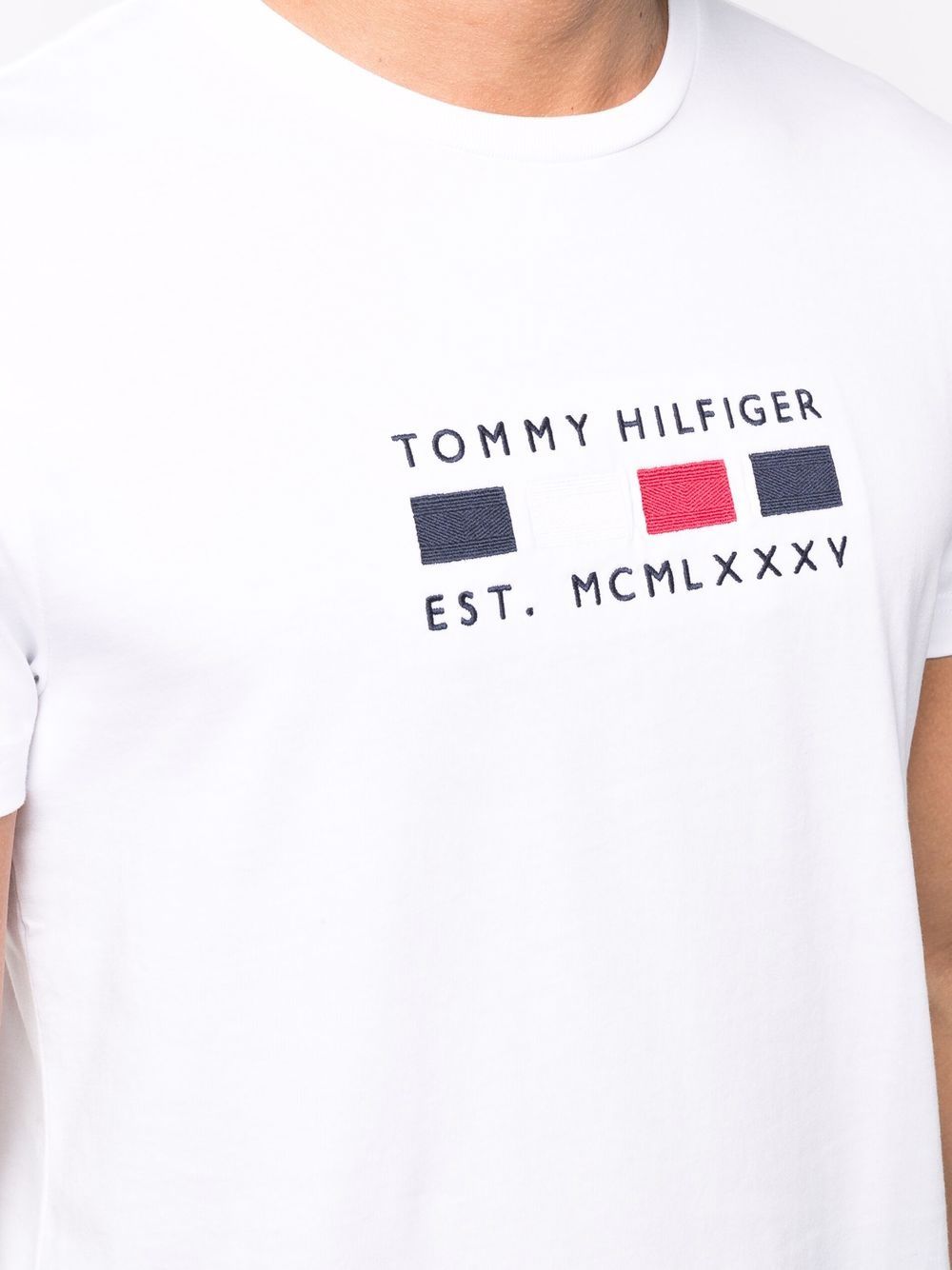 фото Tommy hilfiger футболка с вышитым логотипом