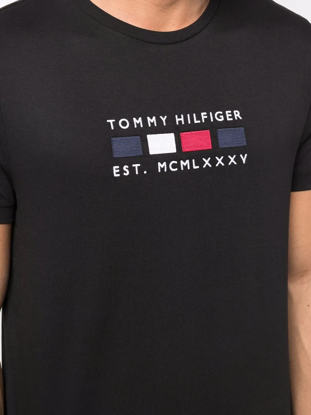 фото Tommy hilfiger футболка с вышитым логотипом