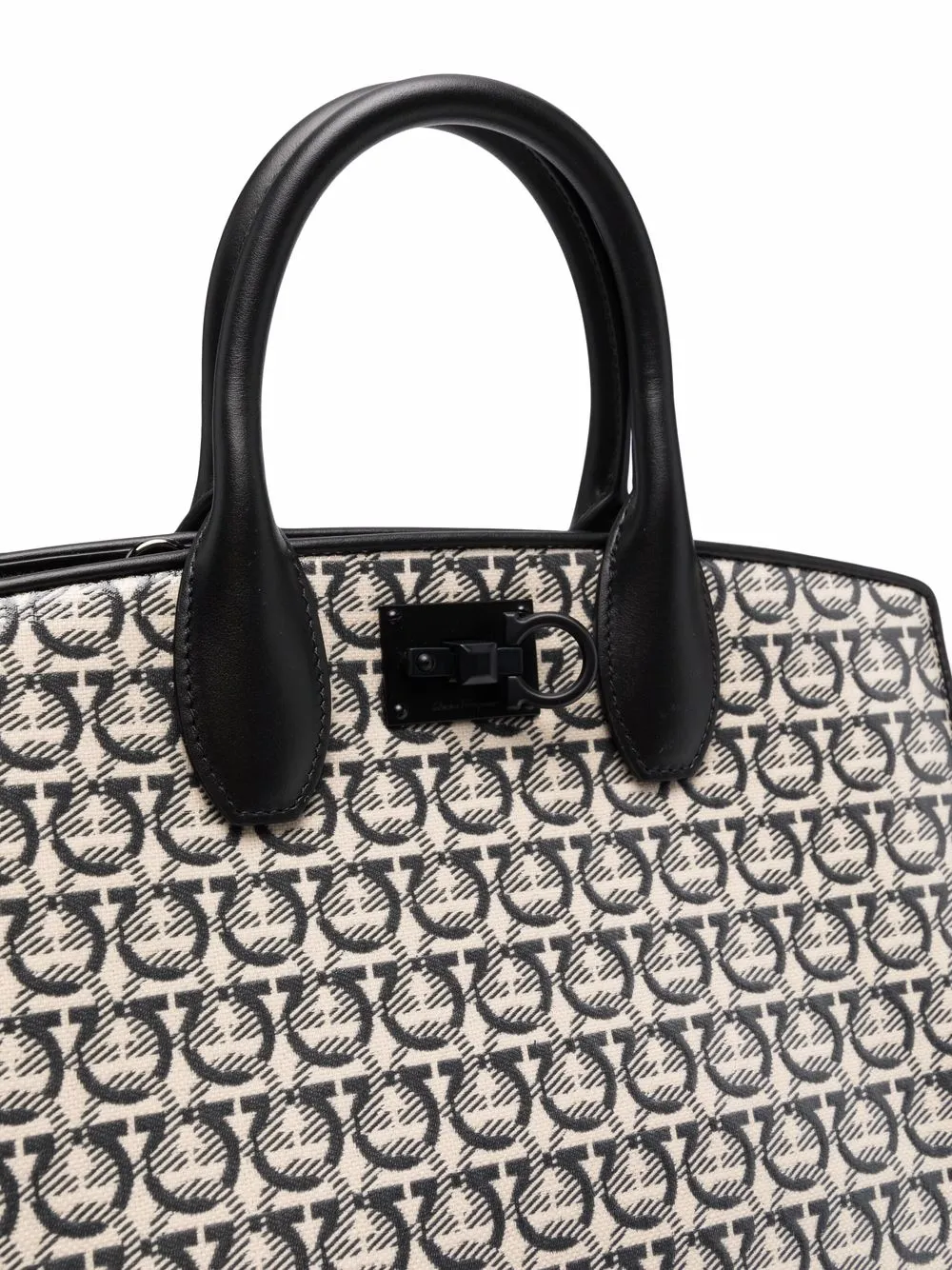 фото Salvatore ferragamo сумка-тоут the studio с монограммой