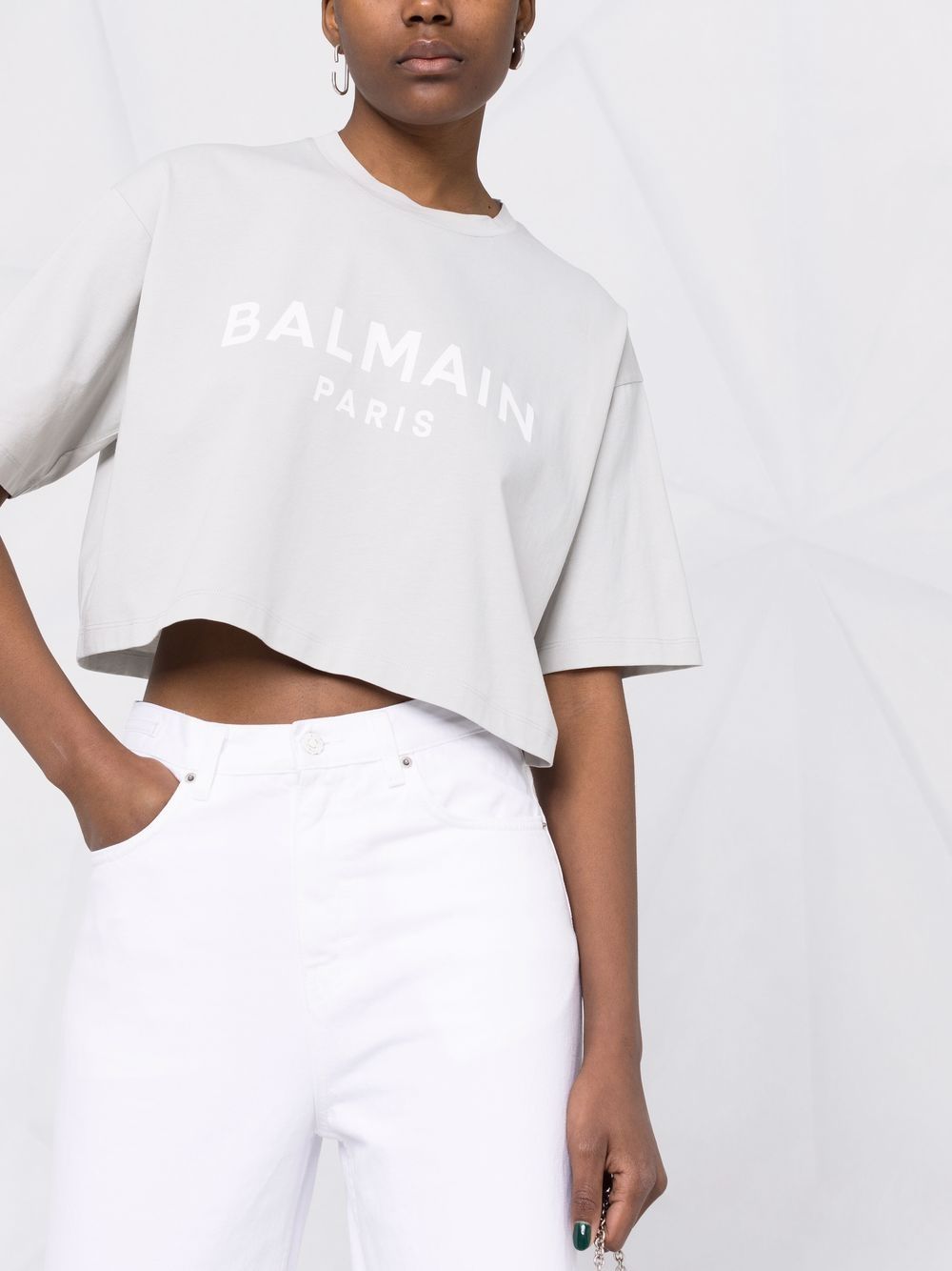 фото Balmain укороченная футболка с логотипом