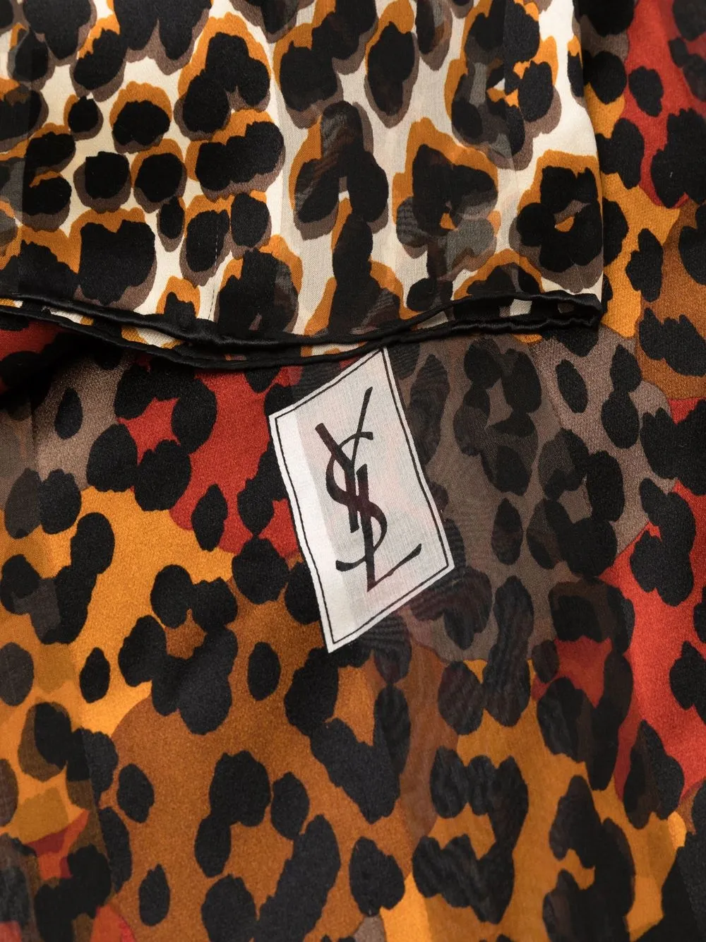 фото Yves saint laurent pre-owned 1980s leopard-print silk scarf