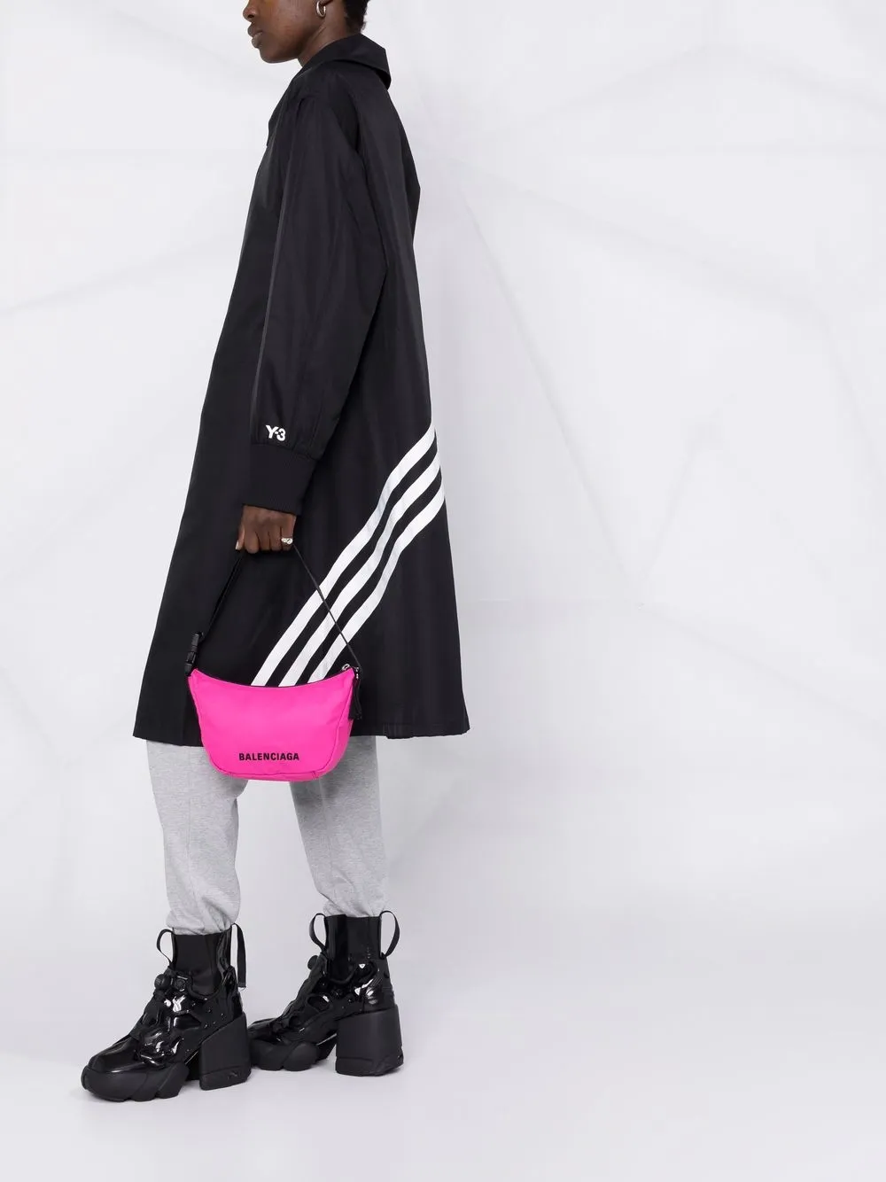 фото Balenciaga сумка на плечо wheel sling