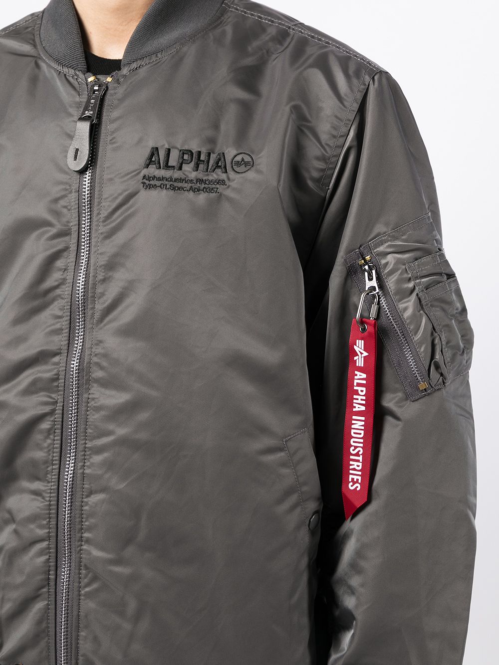 фото Alpha industries бомбер с вышитым логотипом