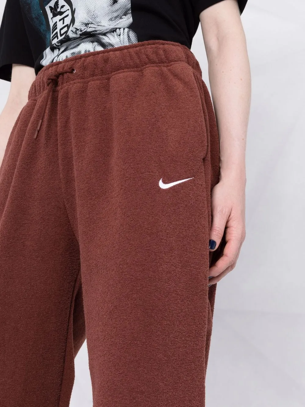 фото Nike спортивные брюки с вышивкой swoosh