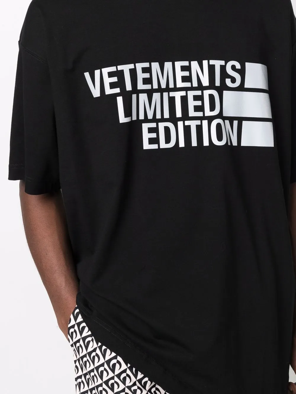 Vetements t shirt on sale uomo