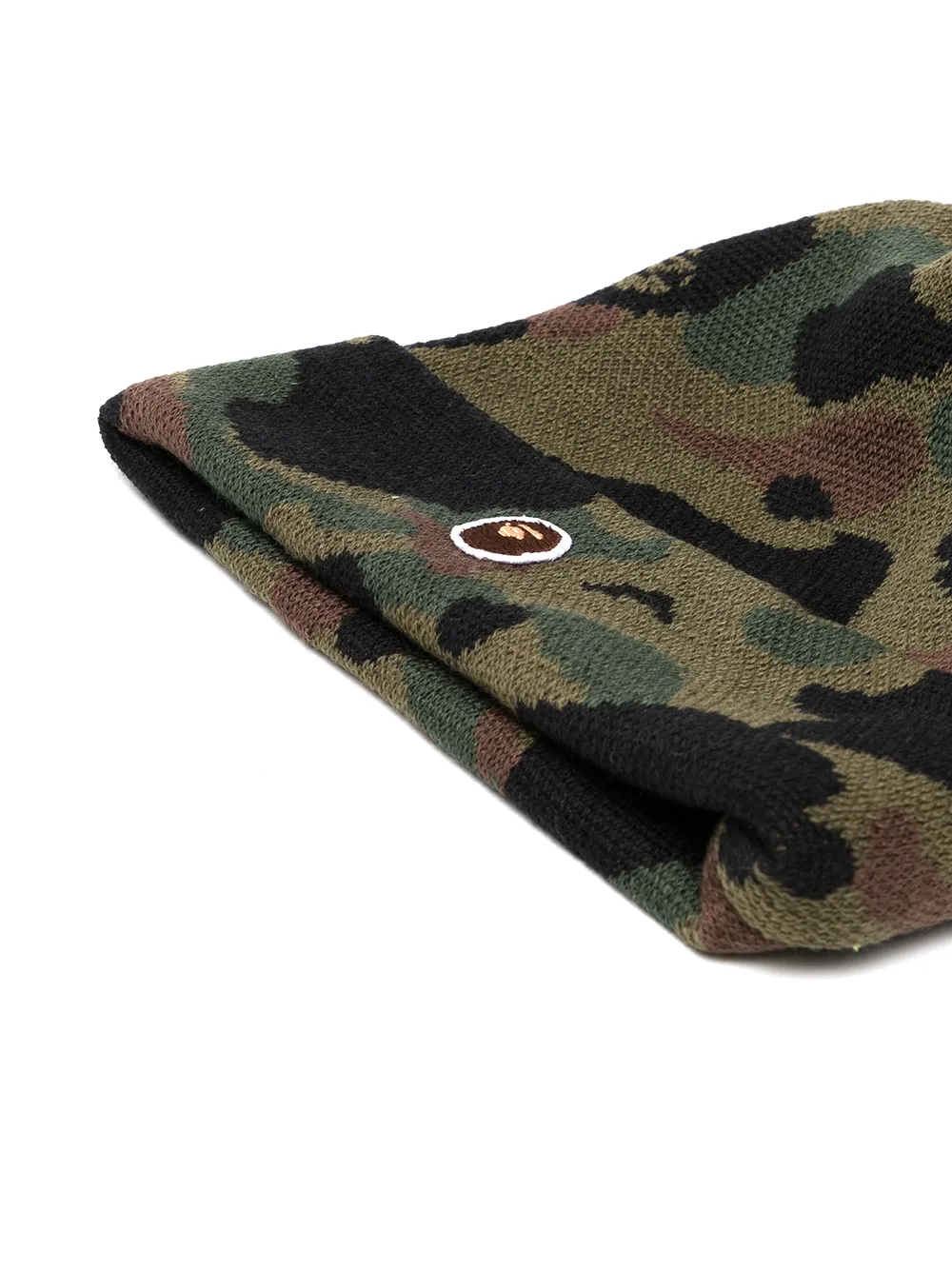 фото A bathing ape® шапка бини с камуфляжным принтом и нашивкой milo