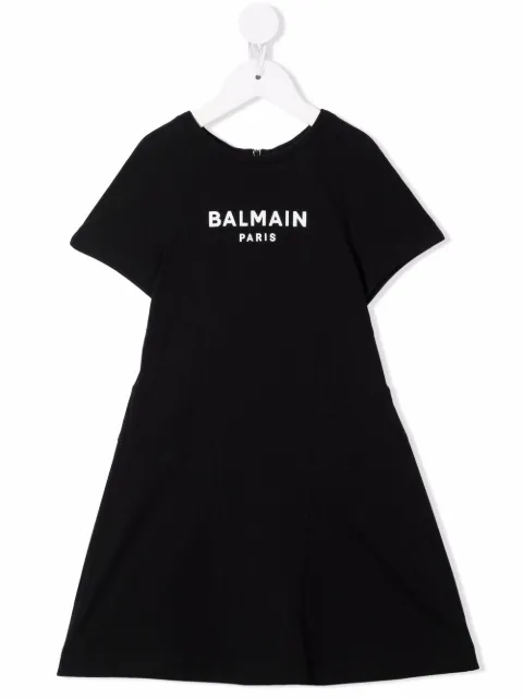 Balmain Kids فستان بطبعة شعار الماركة وتصميم فلير